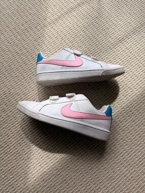 Nike Court Royale Kids White Sneakers with Pink Swoosh and Blue Heel Tab Size 2Y